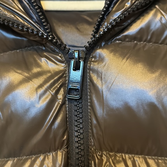 NEW!!!  MICHAEL KORS Water-Resistant Hooded Shiny Logo Print Nylon Puffer Jacket - Picture 8 of 17